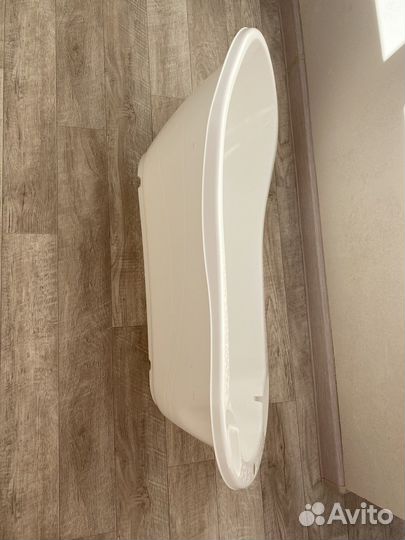 Ванночка для купания и пеленальный столик