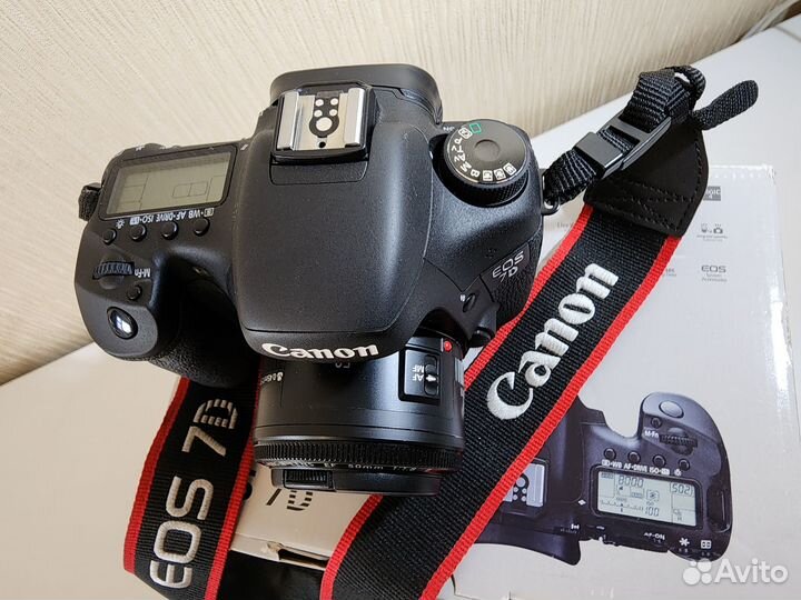 Зеркальная камера Canon EOS 7D kit Canon 50 f 1.8