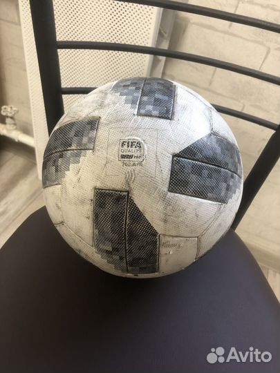 Футбольный мяч adidas telstar fifa 2018