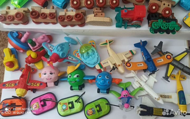 Киндер игрушки транспорт машинки самолёты поезда