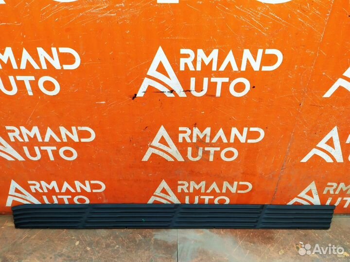 Накладка подножки правая Lexus Lx 3 URJ200 2015-Нв