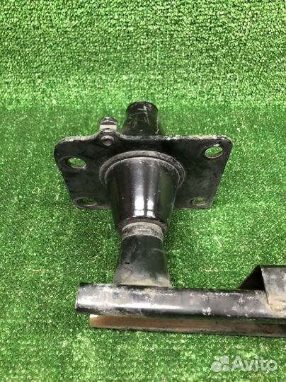 Усилитель переднего бампера Peugeot 3008