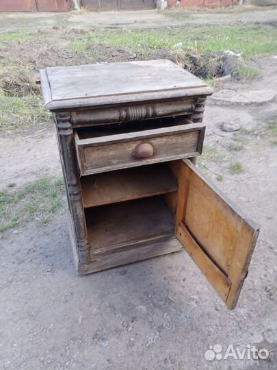 Тумбочка старинная