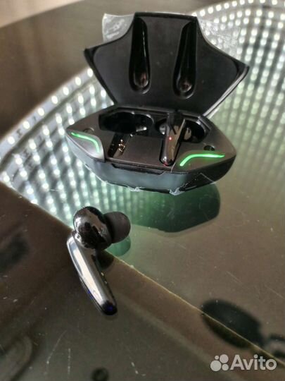 TWS - беспроводные спортивные наушники -вкладыши