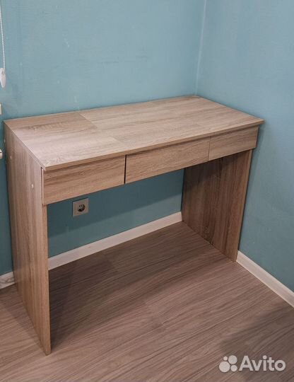 Рабочий/косметический стол