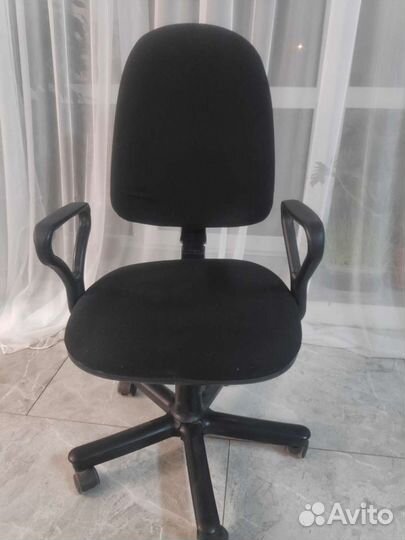 Компьютерное кресло