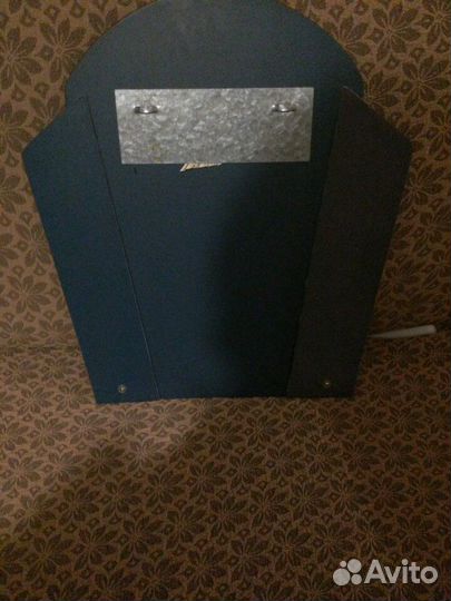 Продаётся зеркало с полочкой в хорошем состоянии