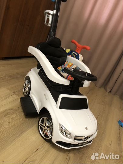 Машинка каталка с ручкой mercedes