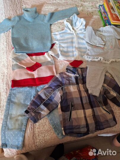 Развивающий коврик, игрушки, одежда