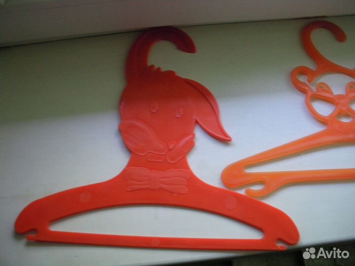 Плечики детские, вешалки