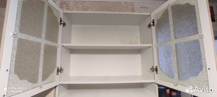 Кухонный гарнитур с вытяжкой