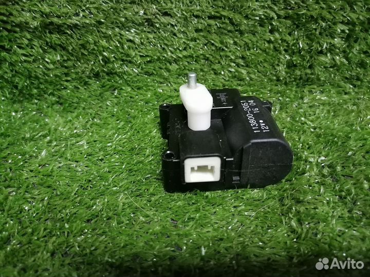 Сервопривод печки 113800-2051 Toyota Avensis Caldi