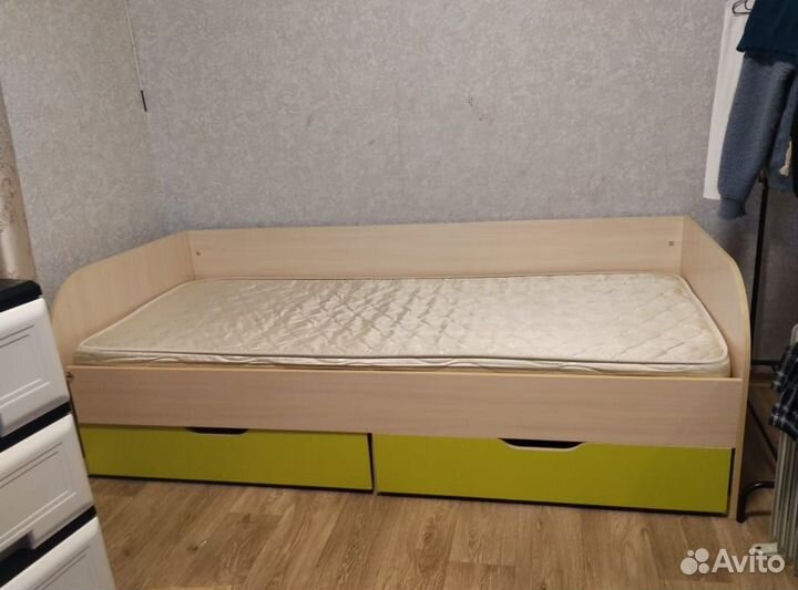 Детская кровать б/у