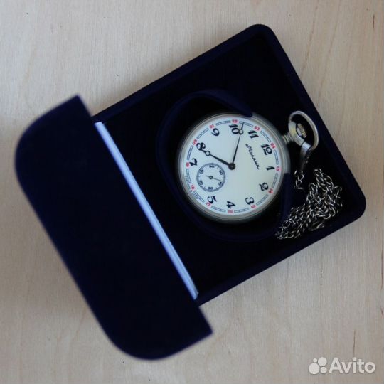 Молния Олимпийские игры 1980 карманные часы СССР