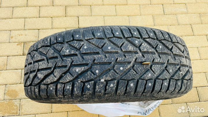 Kormoran SUV Stud 225/65 R17 106T