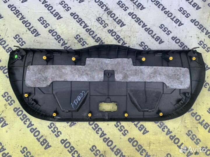 Обшивка двери багажника Kia Ceed