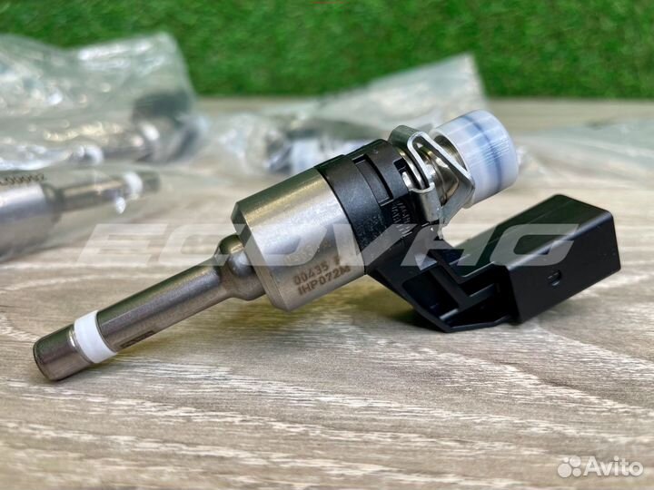 Форсунка топливная VAG 1.4 TSI оригинал 03C906036M
