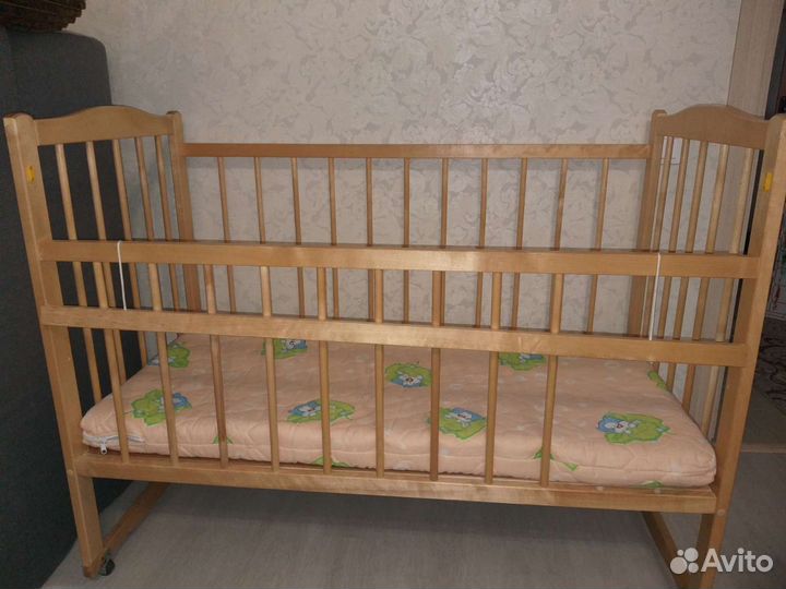 Детская кроватка