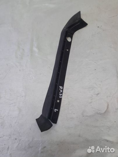 Уплотнитель капота левый renault Megane 3