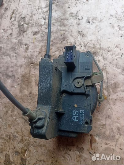 Замок двери передней левой Opel Zafira A