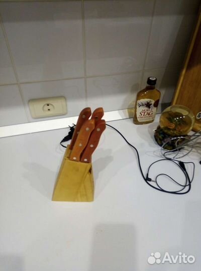 Набор кухонных ножей с подставкой