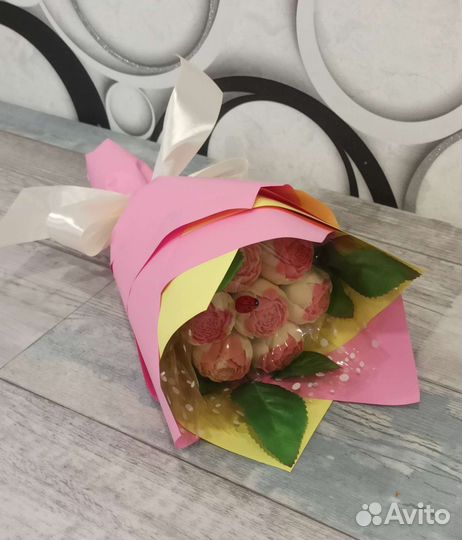 Букет из шоколадных роз