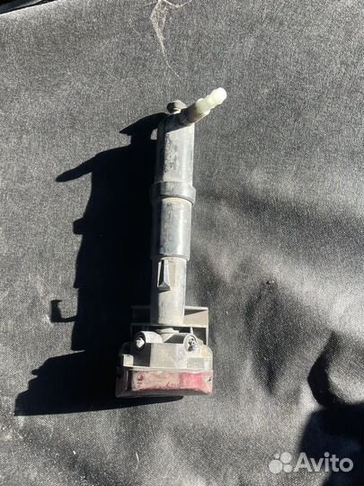 Форсунка омывателя фар передняя правая w210