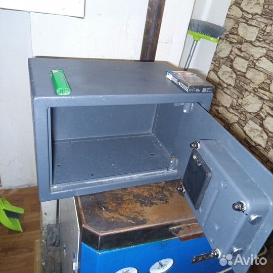 Шкаф металлический сейф