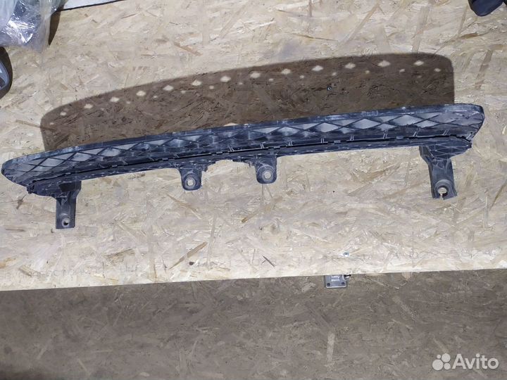 Усилитель переднего бампера Volkswagen Passat B7