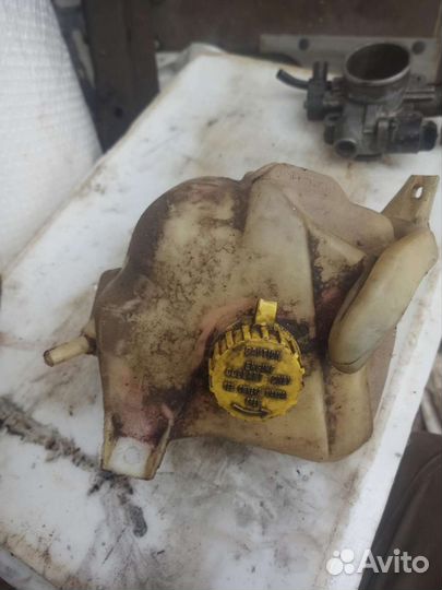 Расширительный бачок chrysler stratus 2.5 АКПП