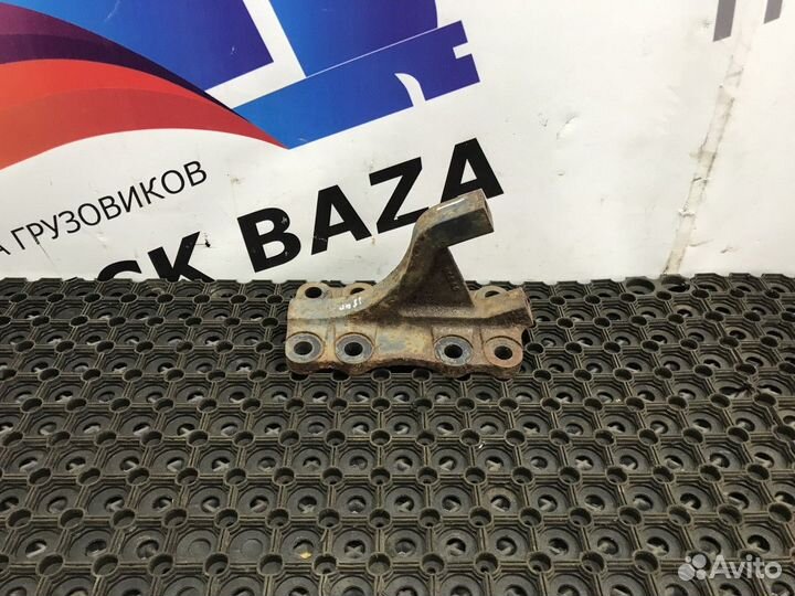 Кронштейн V- образной тяги