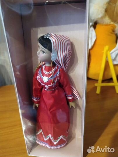 Кукла фарфоровая коллекционная
