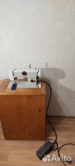 Швейная машинка чайка 134
