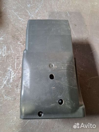 Кожух рулевой колонки на Volvo S80