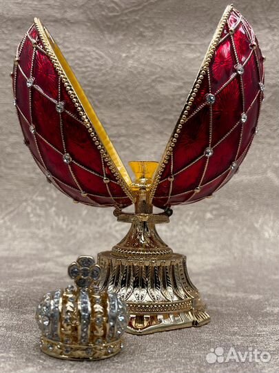 Яйцо Фаберже с короной Российской Империи