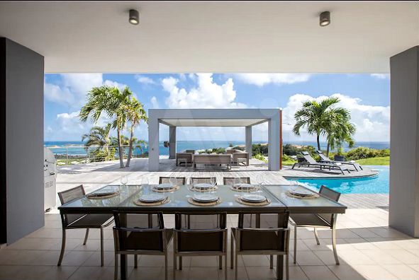 Коттедж 297 м² на участке 13 сот.