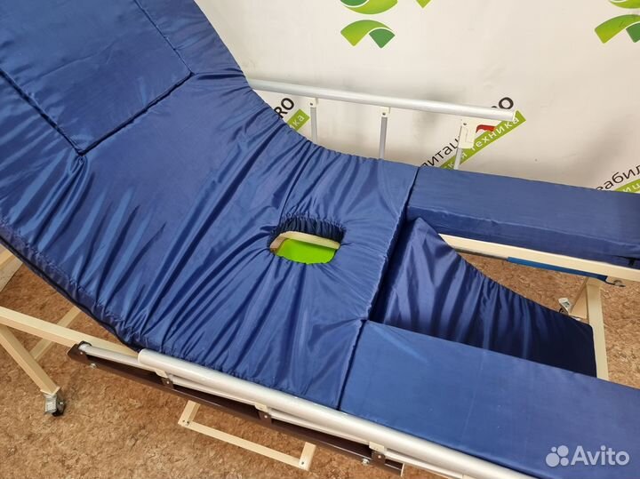 Медицинская кровать кр-03 с туалетом