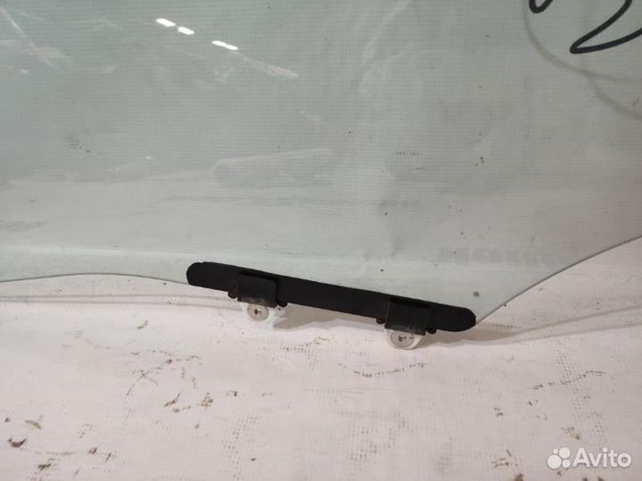 Стекло двери переднее левое Honda Civic 5D 8 FK