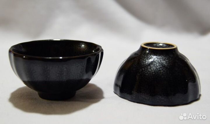 Чайная утварь и статуэтки