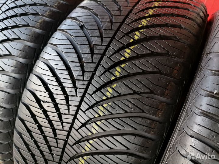 Goodyear Vector 4Seasons Gen-2 215/45 R16
