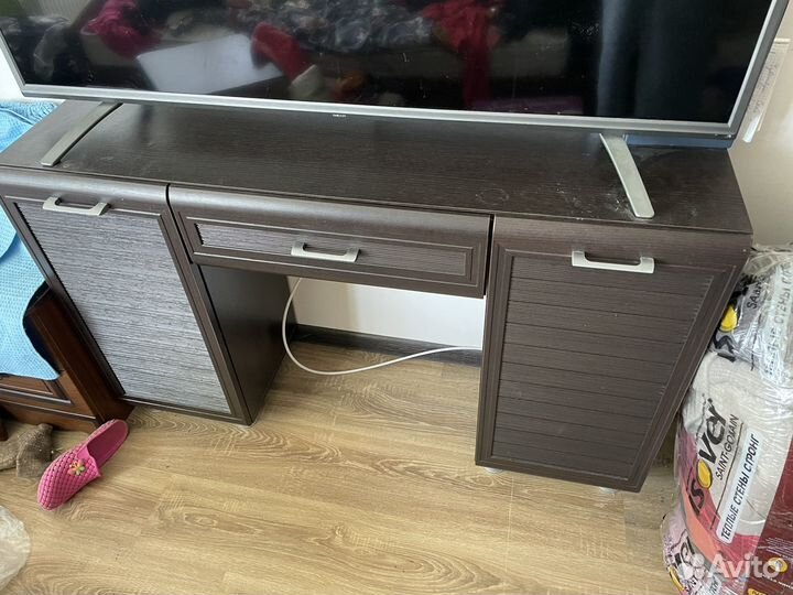 Туалетный столик или тумбочка под телевизор