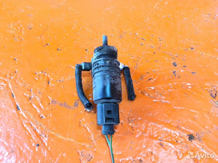 Насос (моторчик) омывателя стекла OEM:1к6955651 Vo