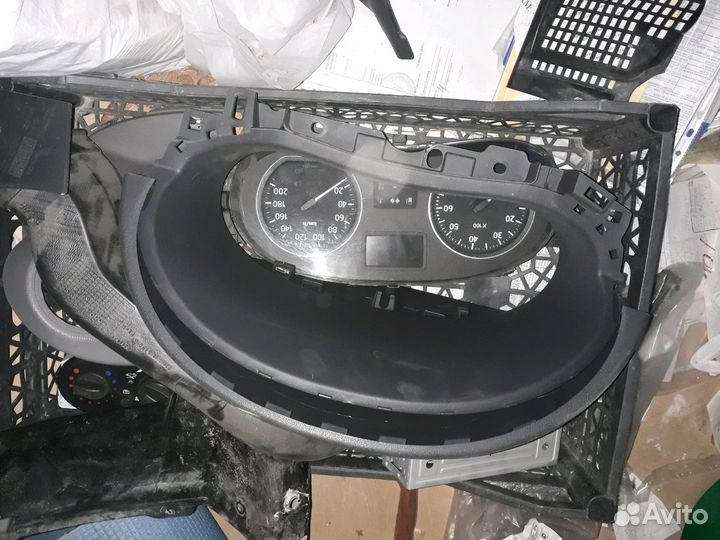 Логан в разборе