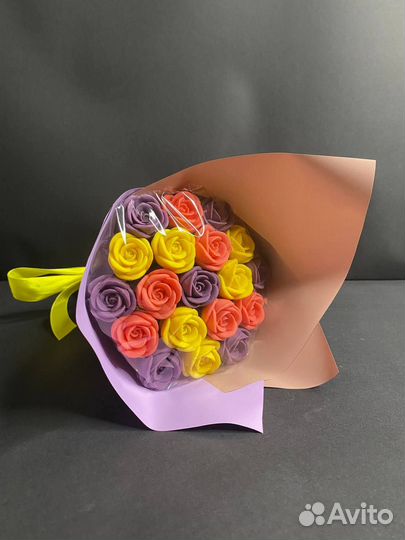 Букет - 19 Роз из Белого Шоколада