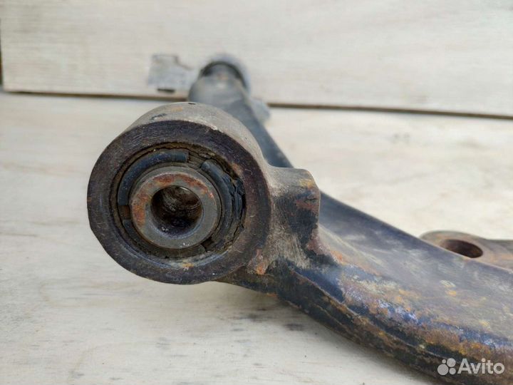 Рычаги подвески передние Peugeot 406