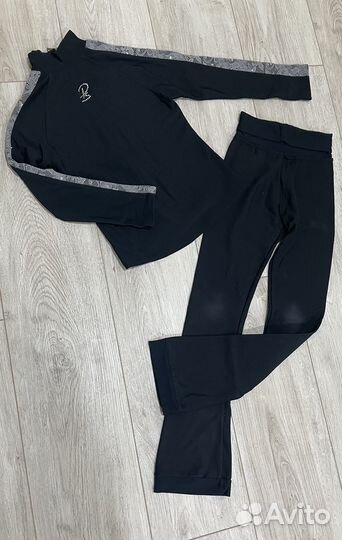 Тренировочный костюм для фигурного катания