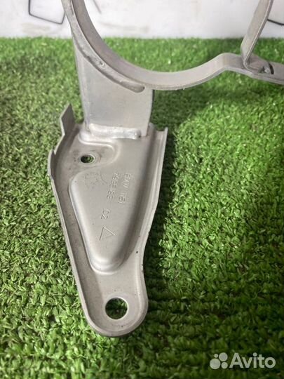 Кронштейн помпы Bmw X5 G05 B58B30C 2021