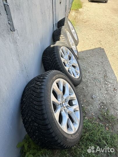 R19 Nokian Tyres Hakkapeliitta 8 255/55, PCD 5x120 DIA 19