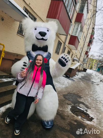 Белый мишка поздравляет, анимация