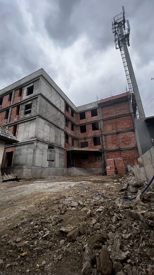 Квартира-студия, 80 м², 4/4 эт.